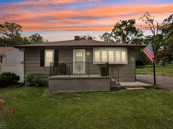 25 Helen St, Hopatcong Boro, NJ 07874