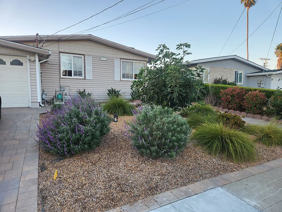 5119 Tenaya Ave