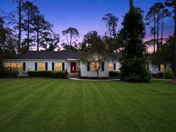 1102 S Dogwood Dr, Nashville, GA 31639