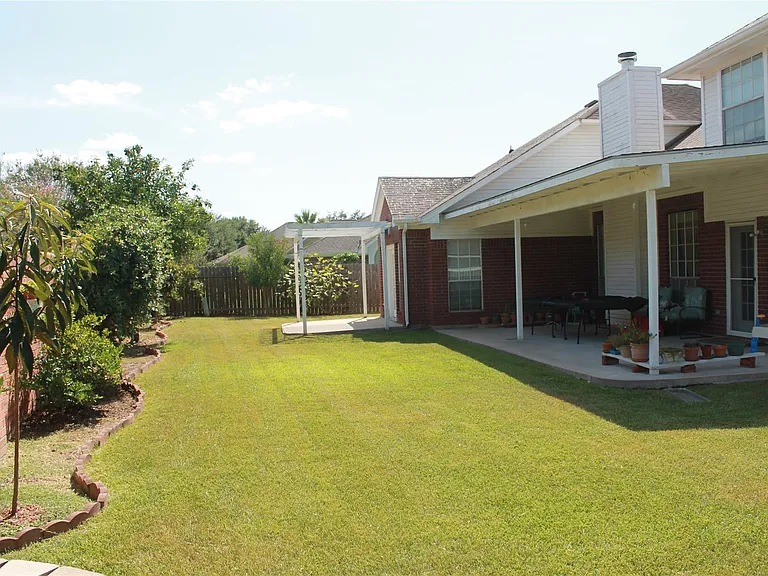 1723 Monvale Ln — Photo 6