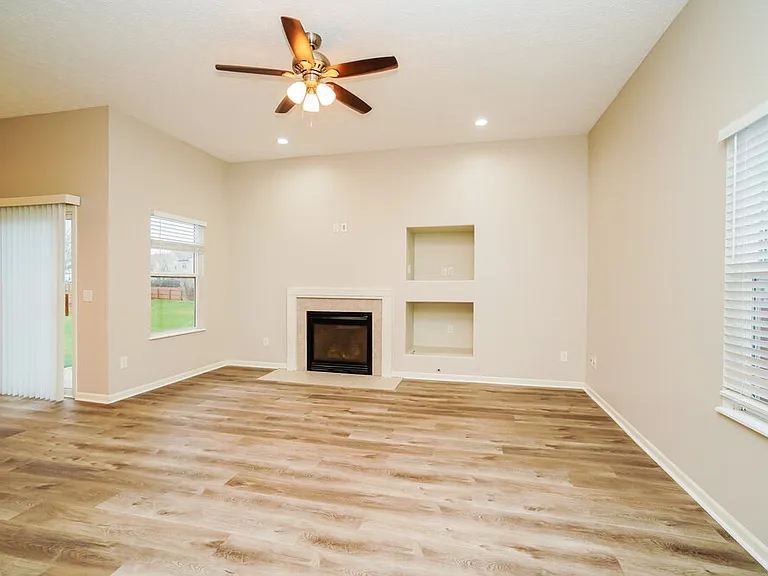 1272 Poplar Creek Ct — Photo 6