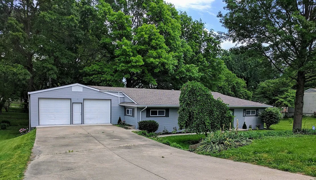 3553 Evergreen Ave photo 1