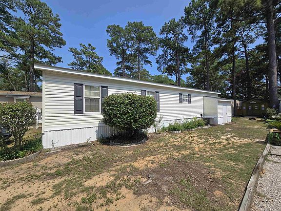 4th image of 451 E Banks Dr.