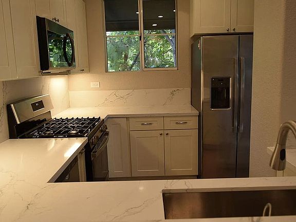 3rd image of 430 Navaro Pl Unit 201