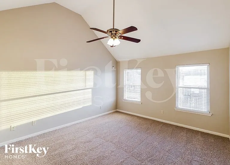3630 Wind Ridge Ln — Photo 8