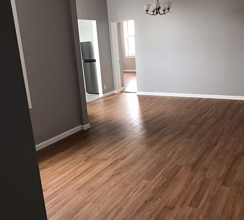 3rd image of 2827 37th St #29