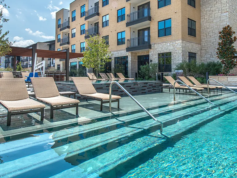 Overture Fairview 55+ Apartment Homes — Photo 17