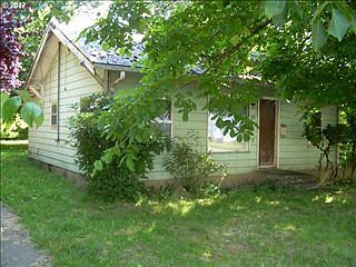 2nd image of 881 Young St