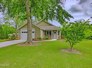 308 N Orange St, Wallace, NC 28466