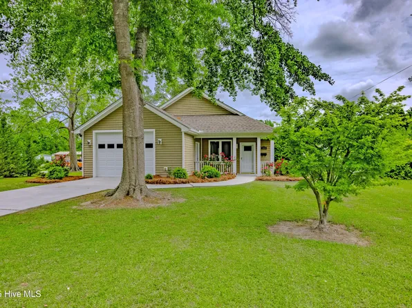 308 N Orange Street, Wallace, NC 28466