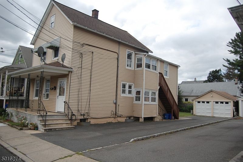 2nd image of 210 Filak Ave