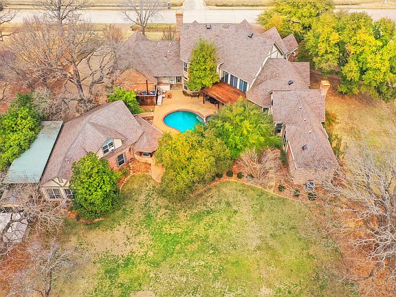 3rd image of 6801 Raintree Pl