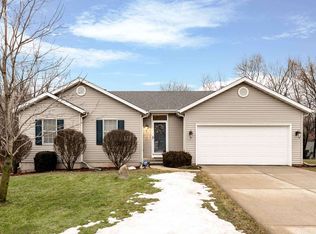 22287 Sandy Hill Ln, South Bend, IN 46628