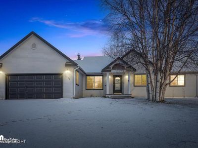 1995 N Tabasco Cat Dr, Palmer, AK, 99645