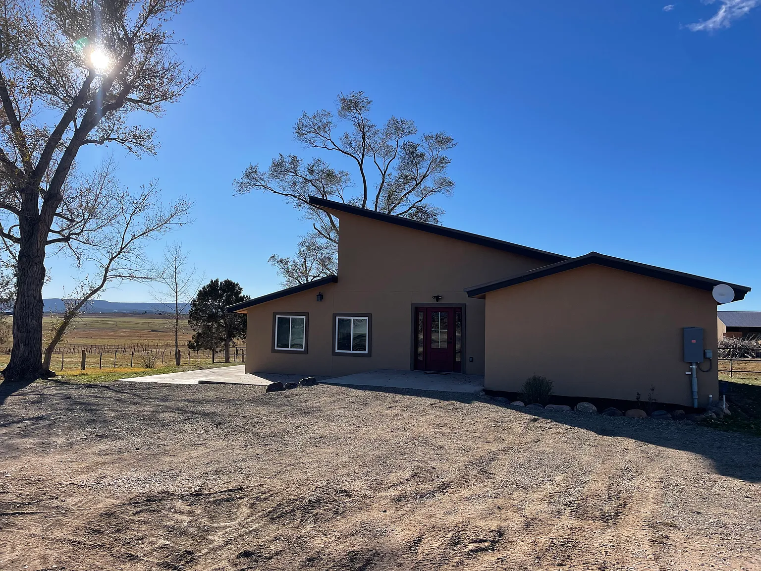 3 bed, 2.5 bath, 2243 sqft, $4,000 — Photo 1