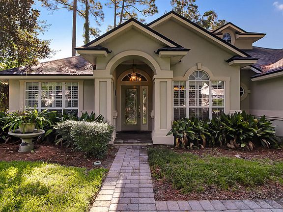3rd image of 95337 Mackinas Cir