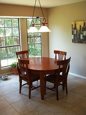 2nd image of 1024 Valle Vista Ln