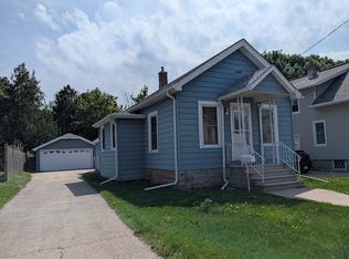 1029 Ceape Ave, Oshkosh, WI 54901