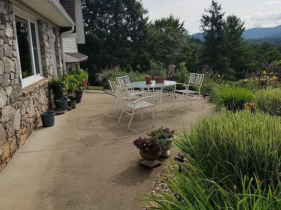 Front Entrance patio