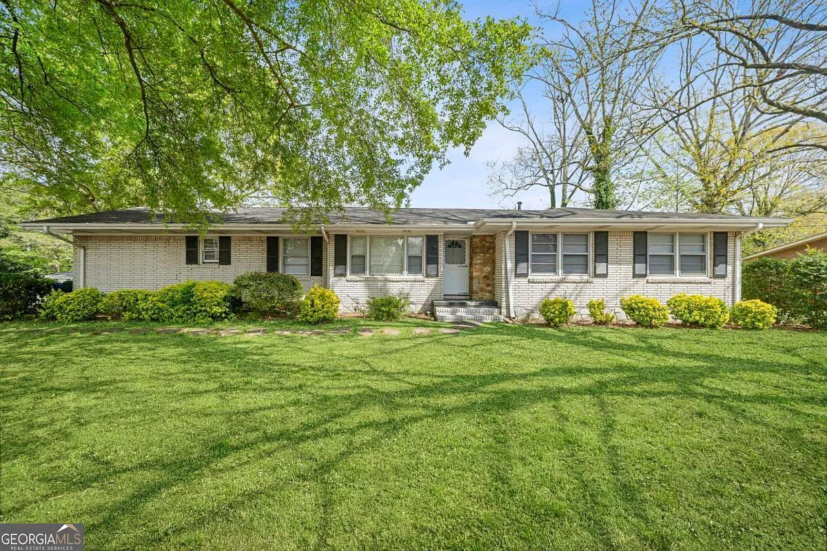 1393 Idlewood Rd photo 1