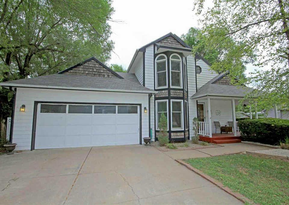 1st image of 522 N Lakeside Dr