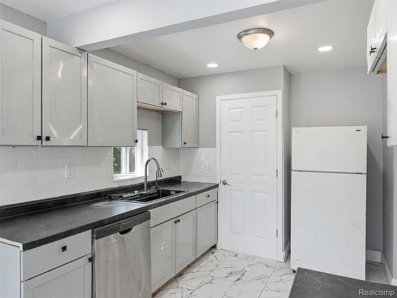 2nd image of 12141 Wayburn St