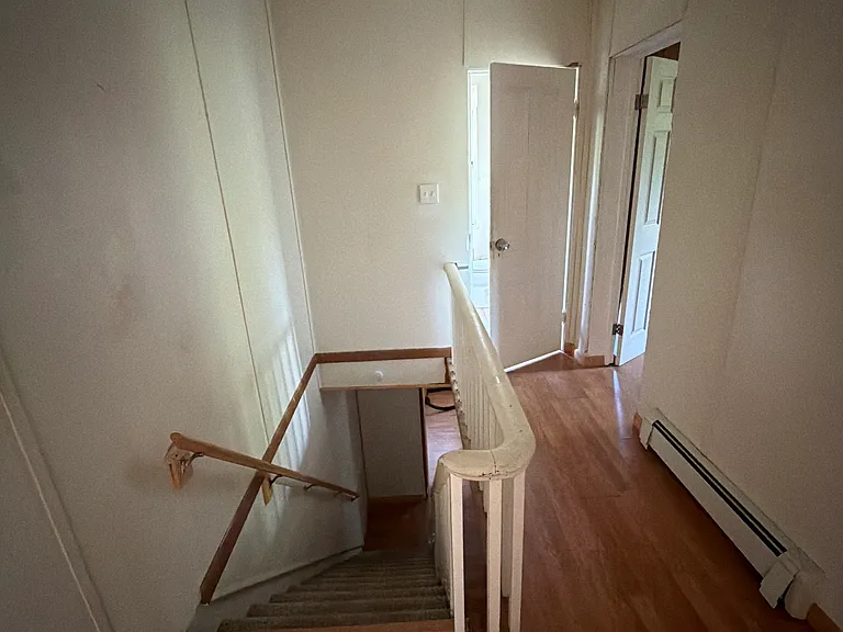 8 Avenue A — Photo 18