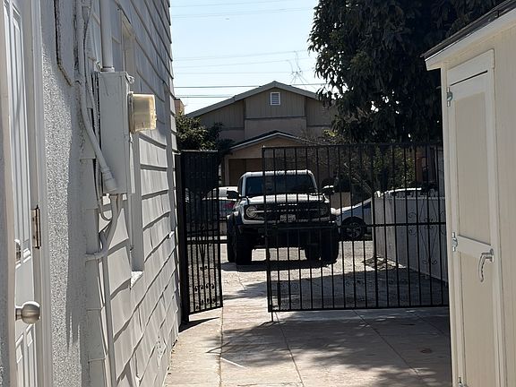 2nd image of 2443 Olive St #2445