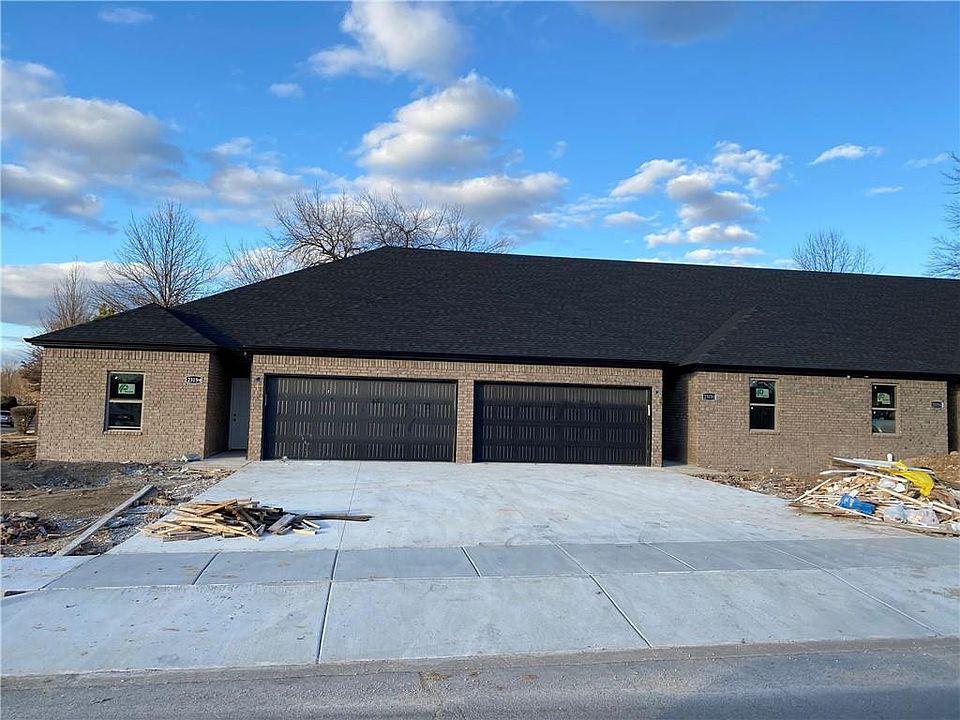 2nd image of 2315 N Persimmon St #4