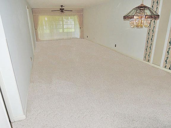 4th image of 118 Lakes End Dr APT B