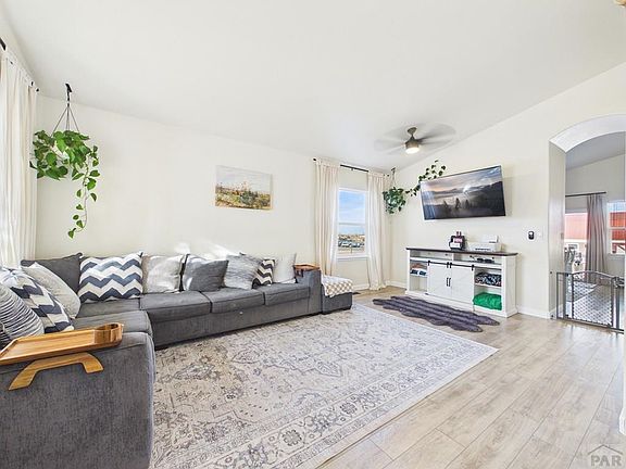 5th image of 366 N Earl Pl