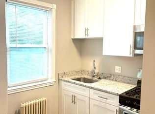 909 Saint Dunstans Rd APT 2, Baltimore, MD 21212