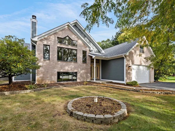 11610 Brittany Ct, Spring Grove, IL 60081