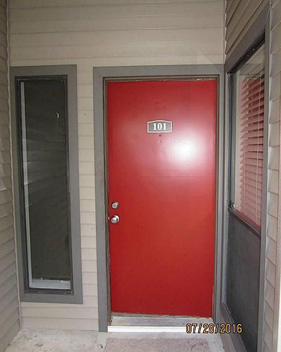 1st image of 2025 Augusta Dr APT 101