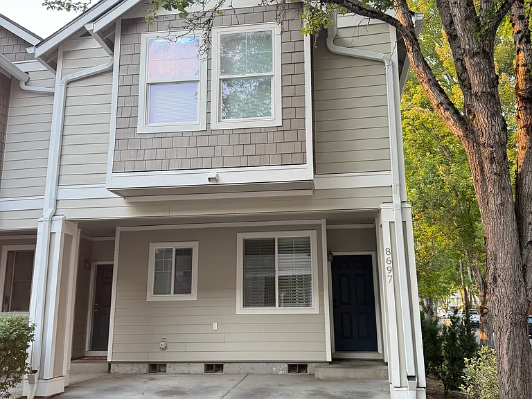 8697 NE Tennyson Ln — Photo 1