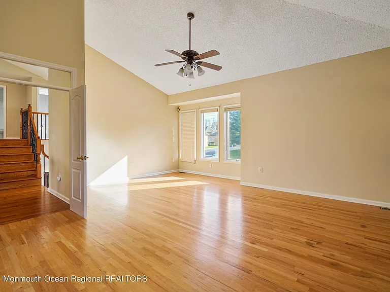 194 Pelican Ct — Photo 32