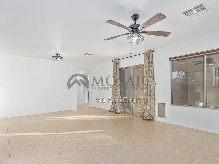 15807 W Marconi Ave — Photo 10