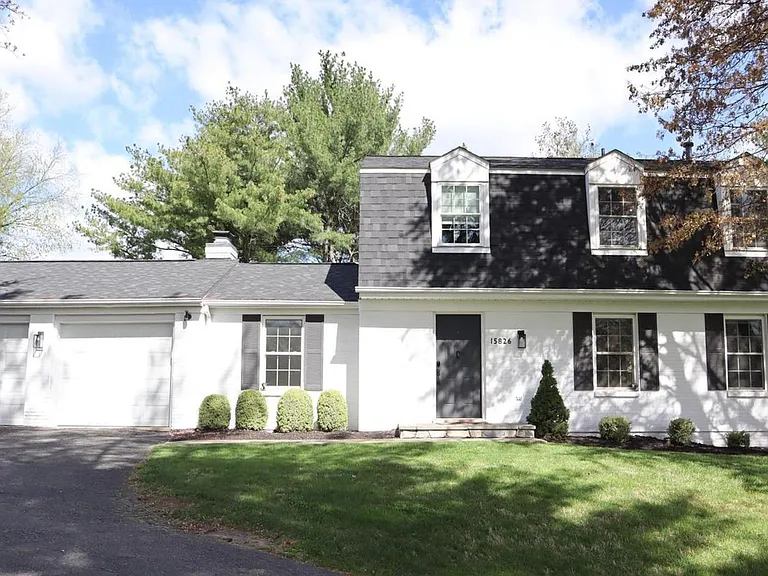 15826 Anamosa Dr — Photo 1