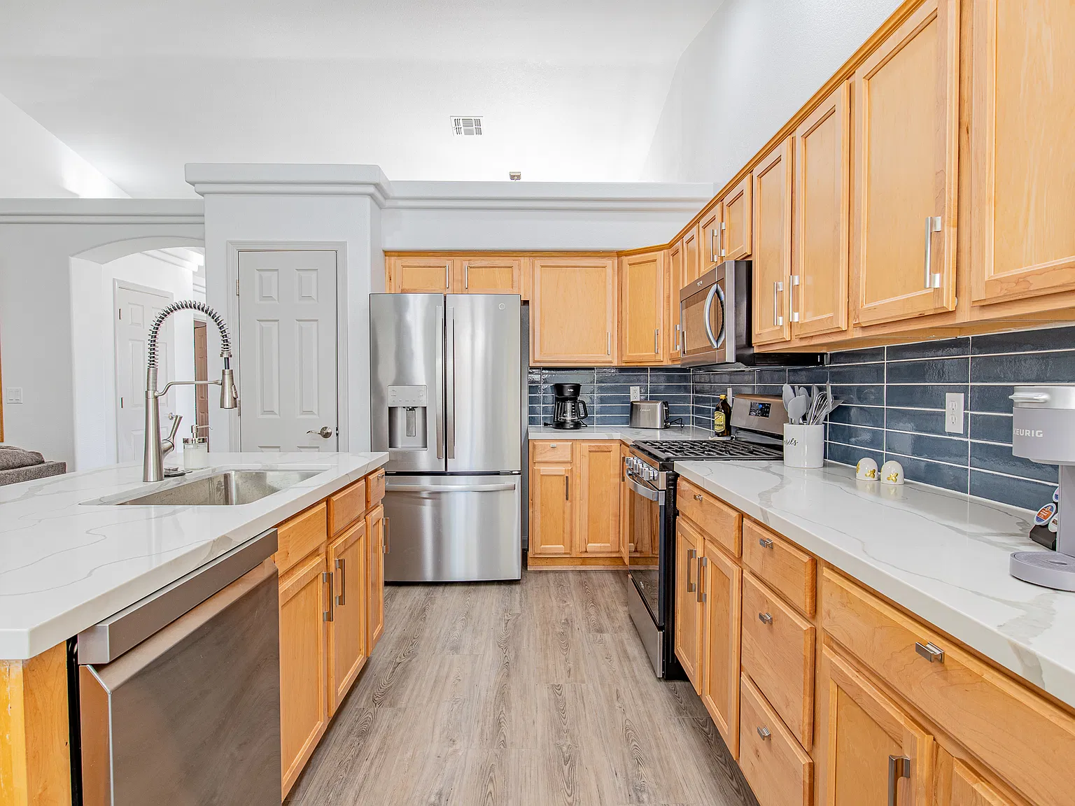 4 bed, 2170 sqft, $3,200 — Photo 4