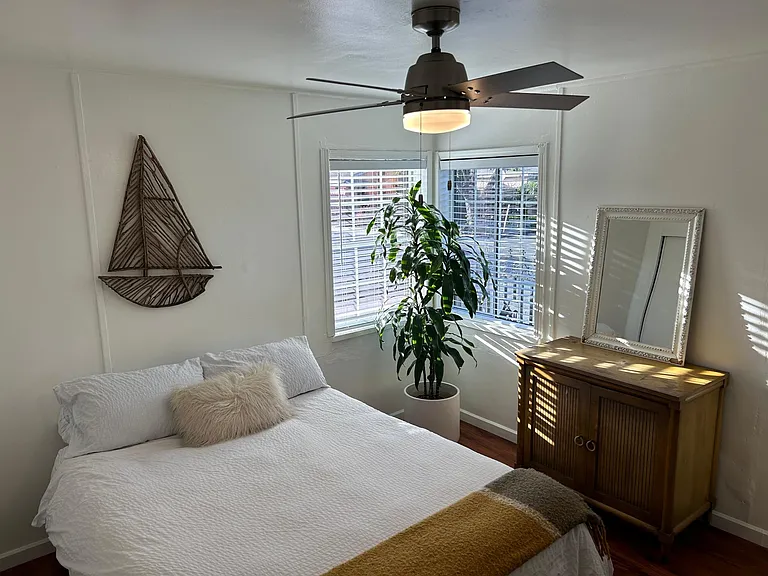 3570 Caspian Ave — Photo 8