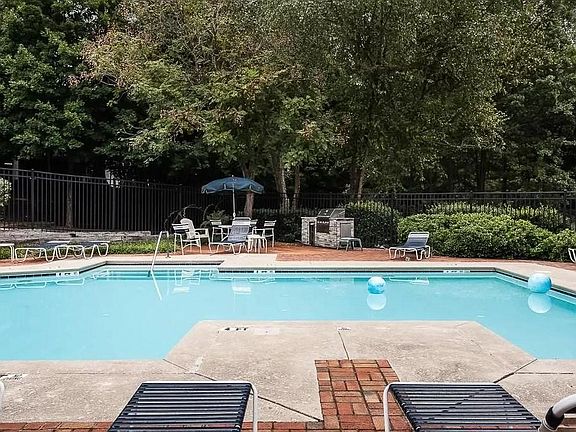 Steps away from fun in the sun!