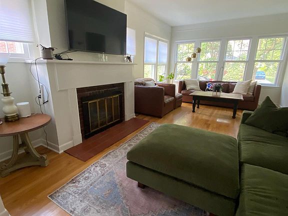 5th image of 907 Lockwood Rd