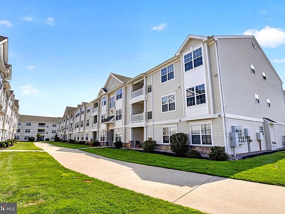 3rd image of 108 Lionheart Ln #D