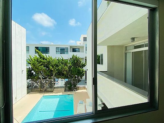 4th image of 1400 California Ave APT 204
