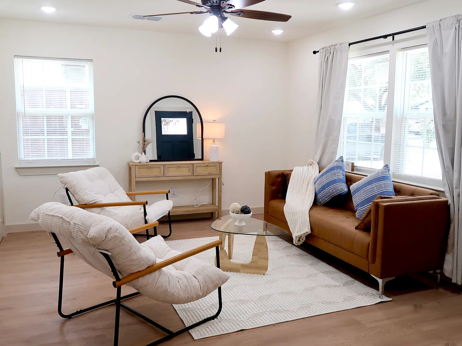 3 bed, $3,150 — Photo 2