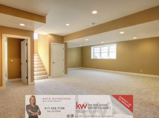 1109 Declaration Dr, Savoy, IL 61874