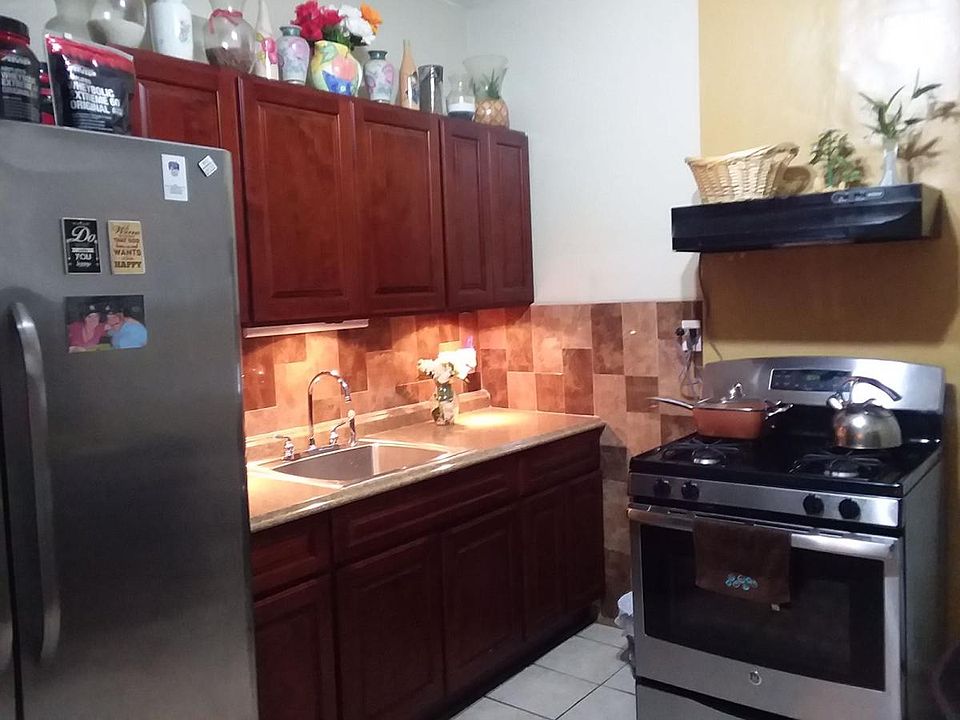 2nd image of 10014 88th Ave #1