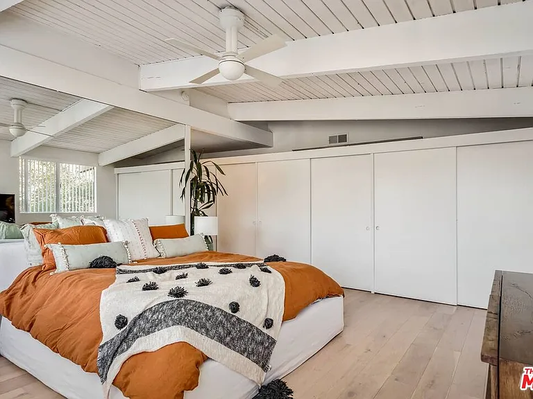 2436 Arbutus Dr — Photo 16