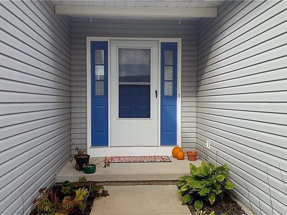 5th image of 302 Greenview Ct