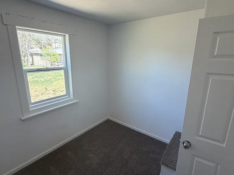 1405 NW Despain Ave — Photo 6